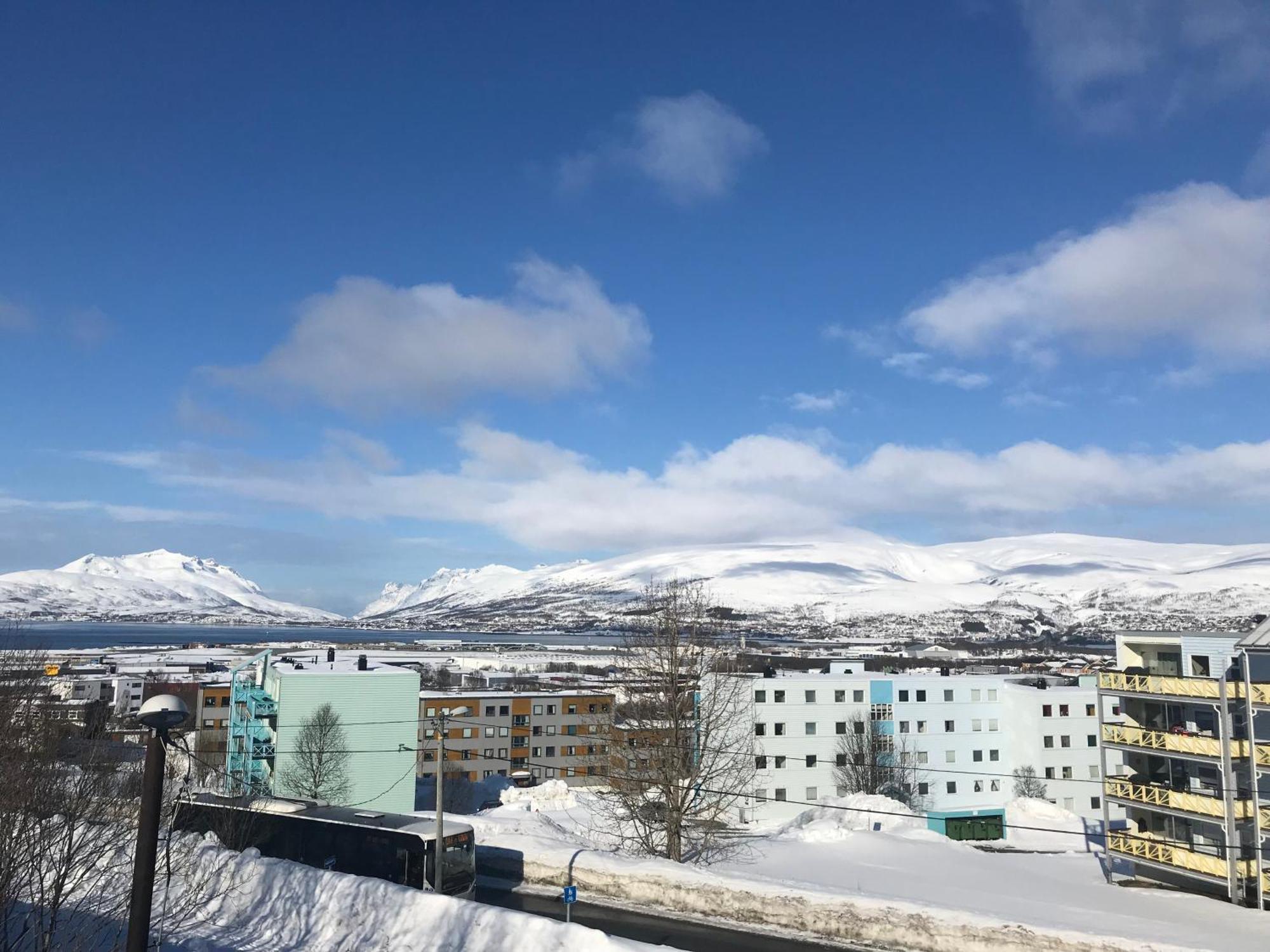 Your Home Away From Home, Apartment 1 Тромсьо Екстериор снимка