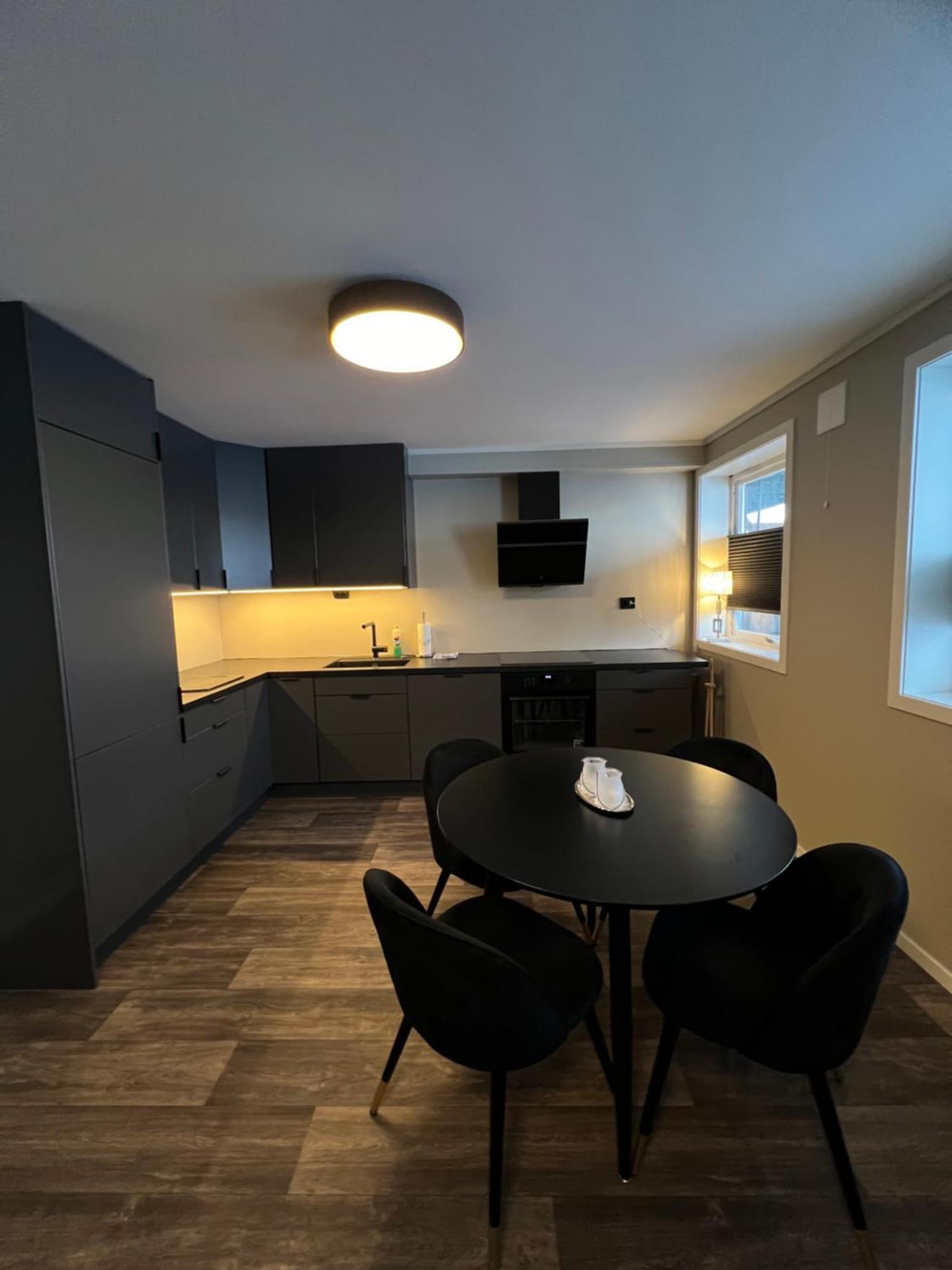 Your Home Away From Home, Apartment 1 Тромсьо Екстериор снимка